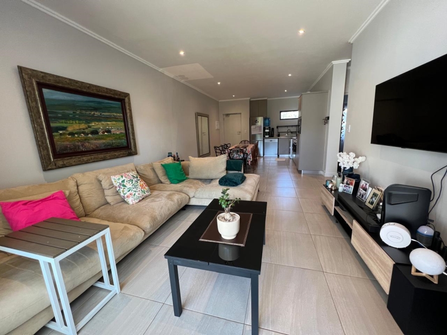 To Let 2 Bedroom Property for Rent in Bryanston Gauteng