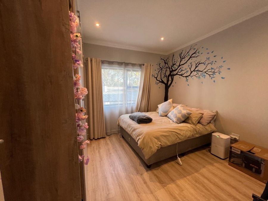To Let 2 Bedroom Property for Rent in Bryanston Gauteng