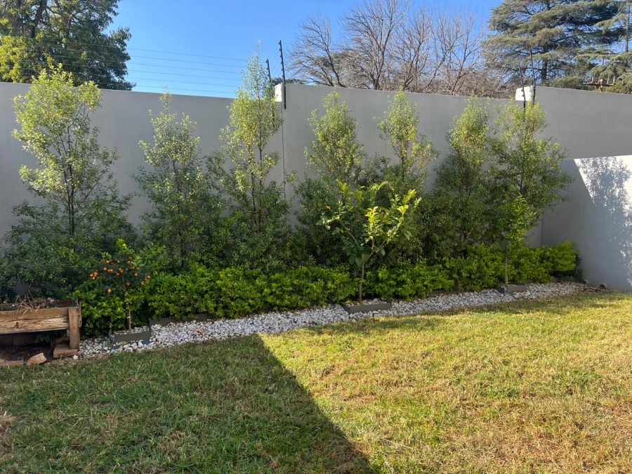To Let 2 Bedroom Property for Rent in Bryanston Gauteng