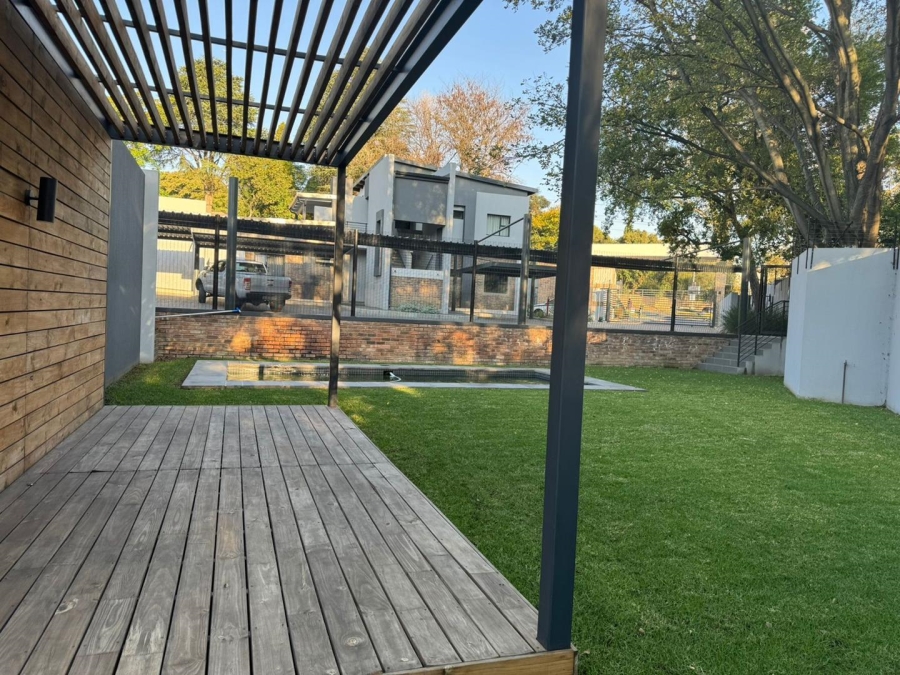 To Let 2 Bedroom Property for Rent in Bryanston Gauteng