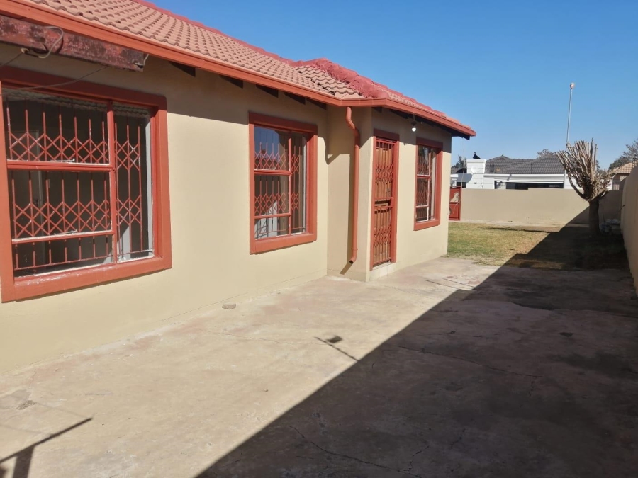 3 Bedroom Property for Sale in Alveda Park Gauteng