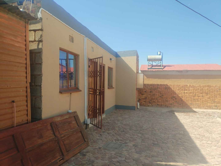 To Let 1 Bedroom Property for Rent in Nellmapius Gauteng