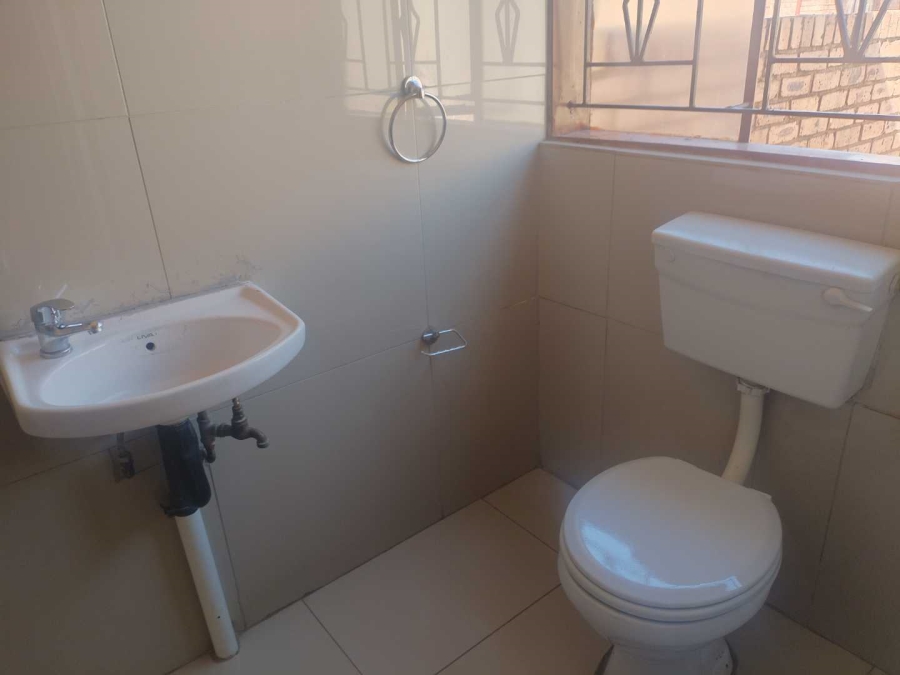 To Let 1 Bedroom Property for Rent in Nellmapius Gauteng