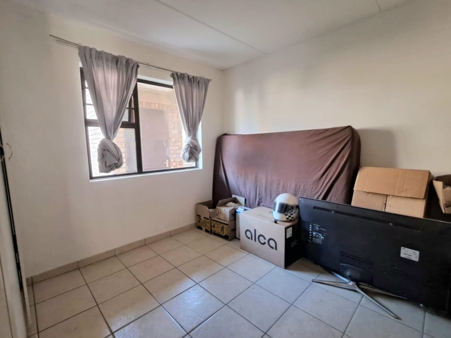 2 Bedroom Property for Sale in Noordhang Gauteng