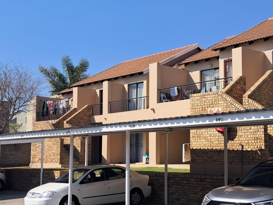 2 Bedroom Property for Sale in Noordhang Gauteng