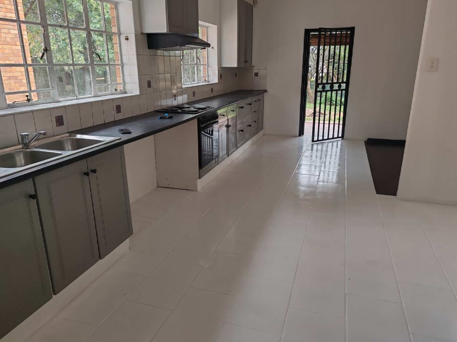 To Let 3 Bedroom Property for Rent in Lombardy East Gauteng