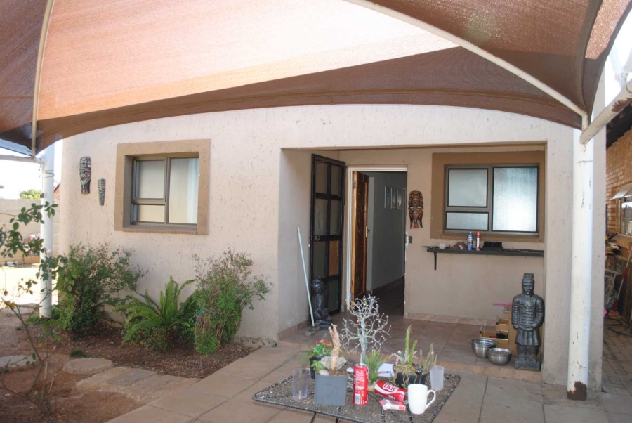 7 Bedroom Property for Sale in Riversdale Gauteng