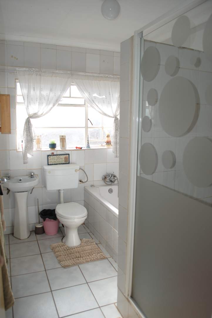 7 Bedroom Property for Sale in Riversdale Gauteng