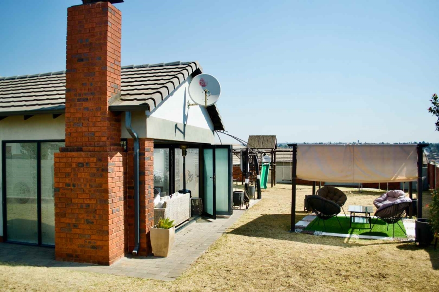 3 Bedroom Property for Sale in Amberfield Gauteng