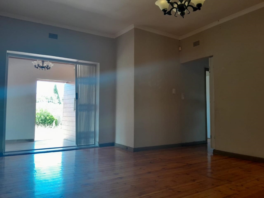 To Let 4 Bedroom Property for Rent in Sunnyridge Gauteng