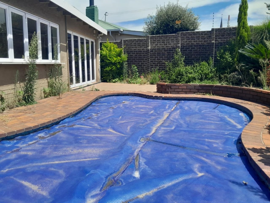 To Let 4 Bedroom Property for Rent in Sunnyridge Gauteng