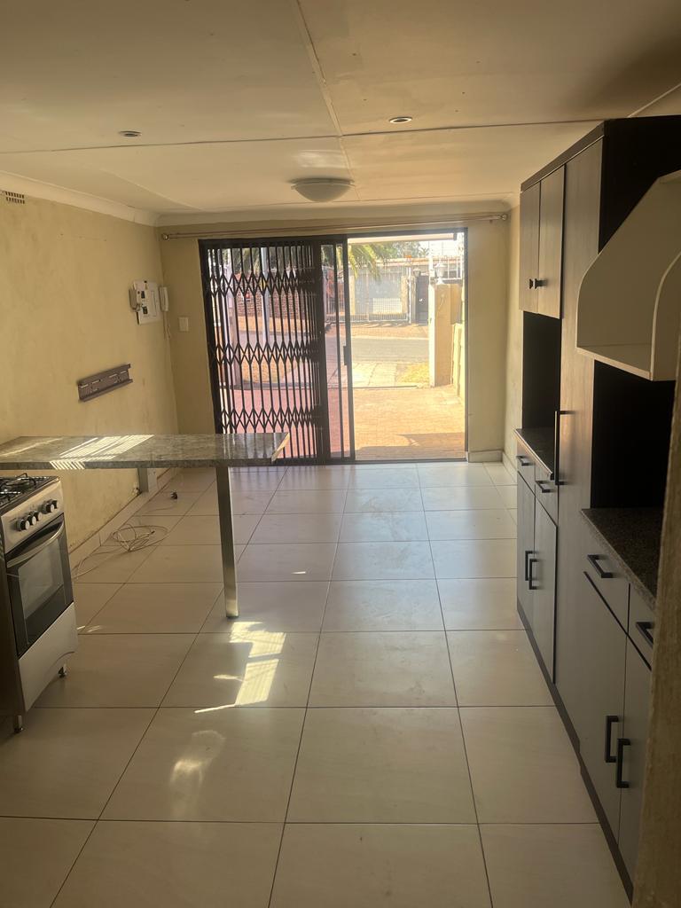 To Let 4 Bedroom Property for Rent in Sunnyridge Gauteng