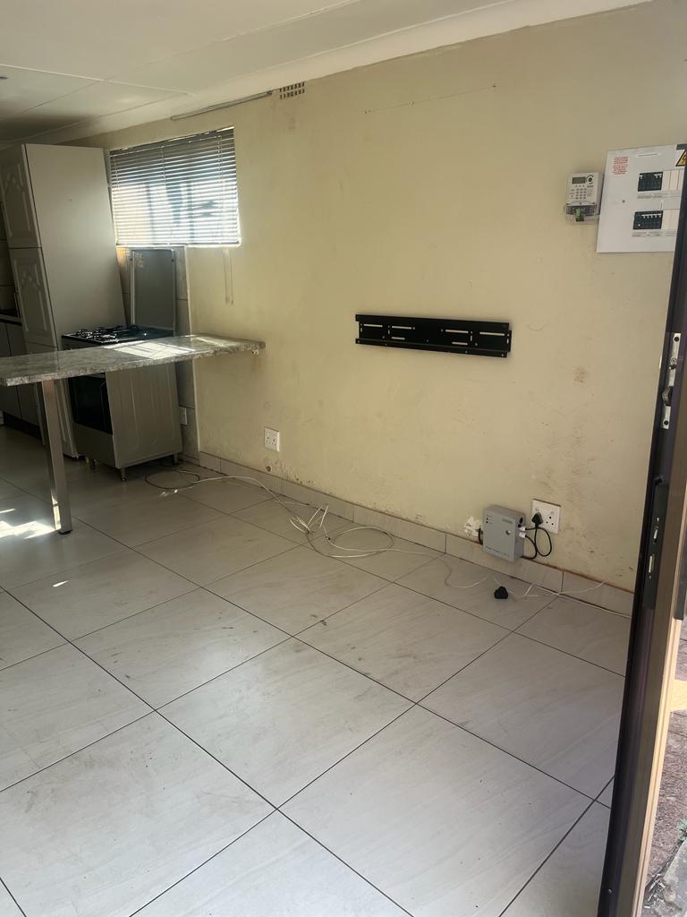 To Let 4 Bedroom Property for Rent in Sunnyridge Gauteng