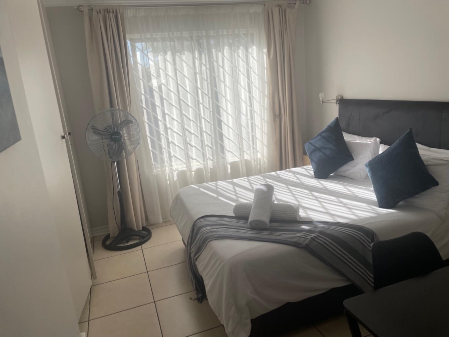 To Let 2 Bedroom Property for Rent in Sandown Gauteng