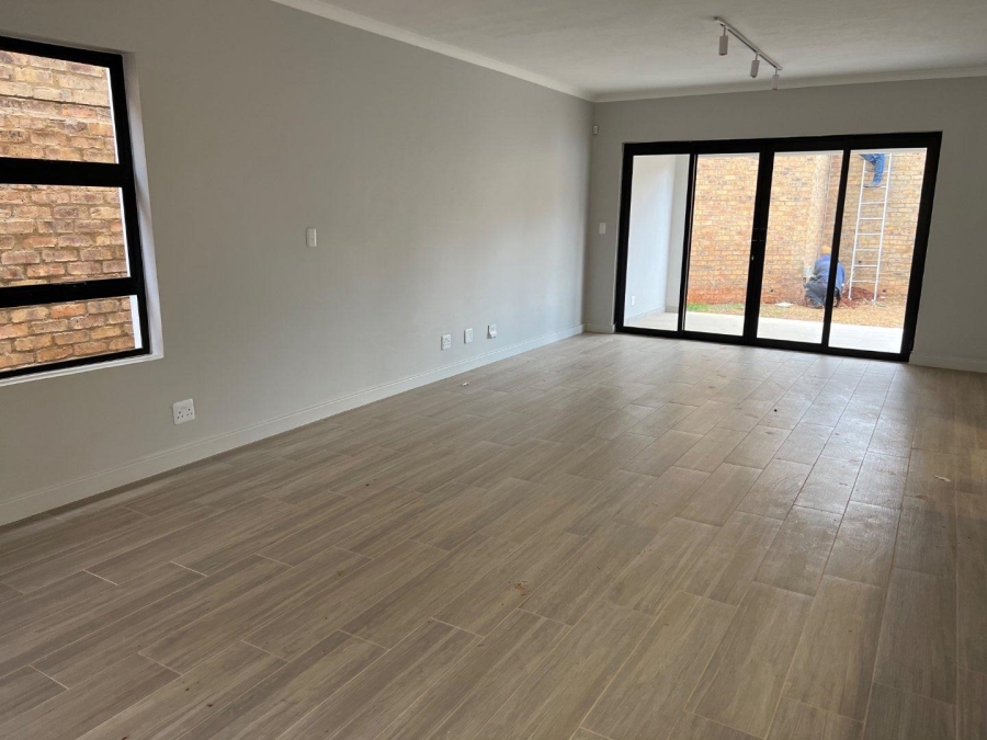 To Let 2 Bedroom Property for Rent in Olympus Gauteng