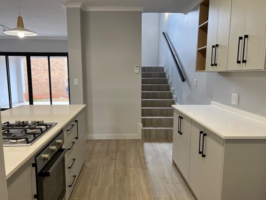 To Let 2 Bedroom Property for Rent in Olympus Gauteng