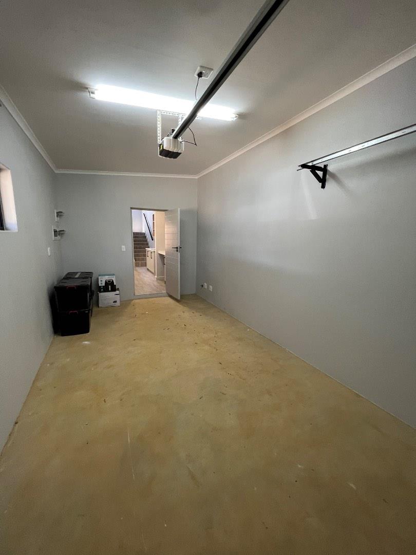 To Let 2 Bedroom Property for Rent in Olympus Gauteng