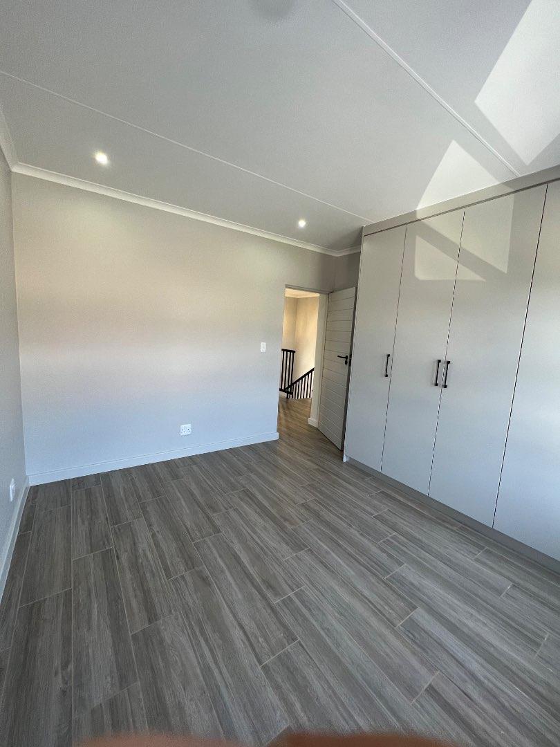 To Let 2 Bedroom Property for Rent in Olympus Gauteng