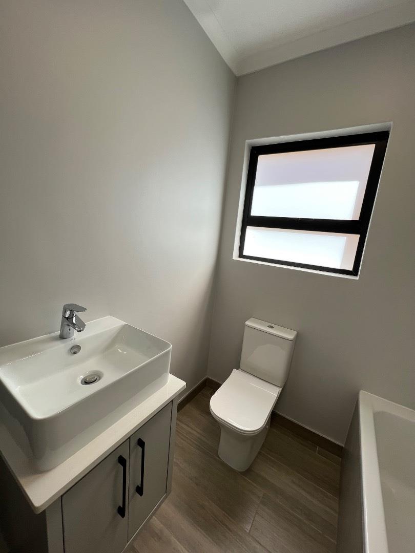 To Let 2 Bedroom Property for Rent in Olympus Gauteng
