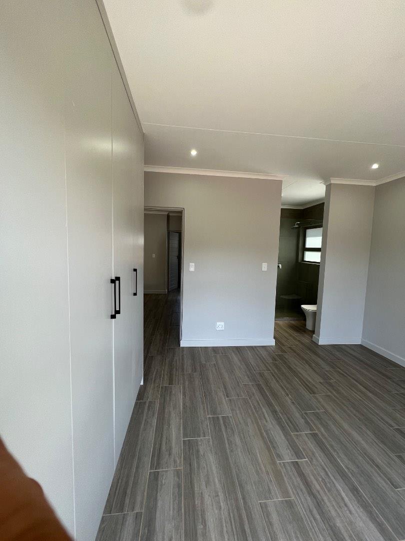To Let 2 Bedroom Property for Rent in Olympus Gauteng