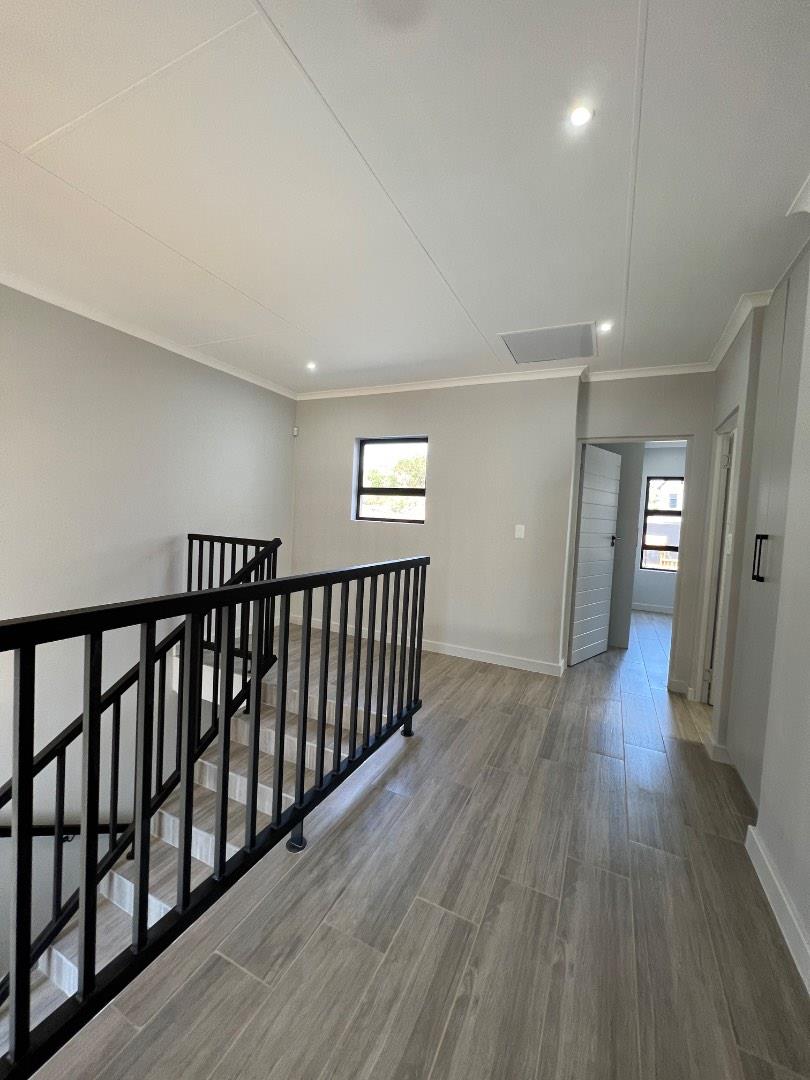 To Let 2 Bedroom Property for Rent in Olympus Gauteng