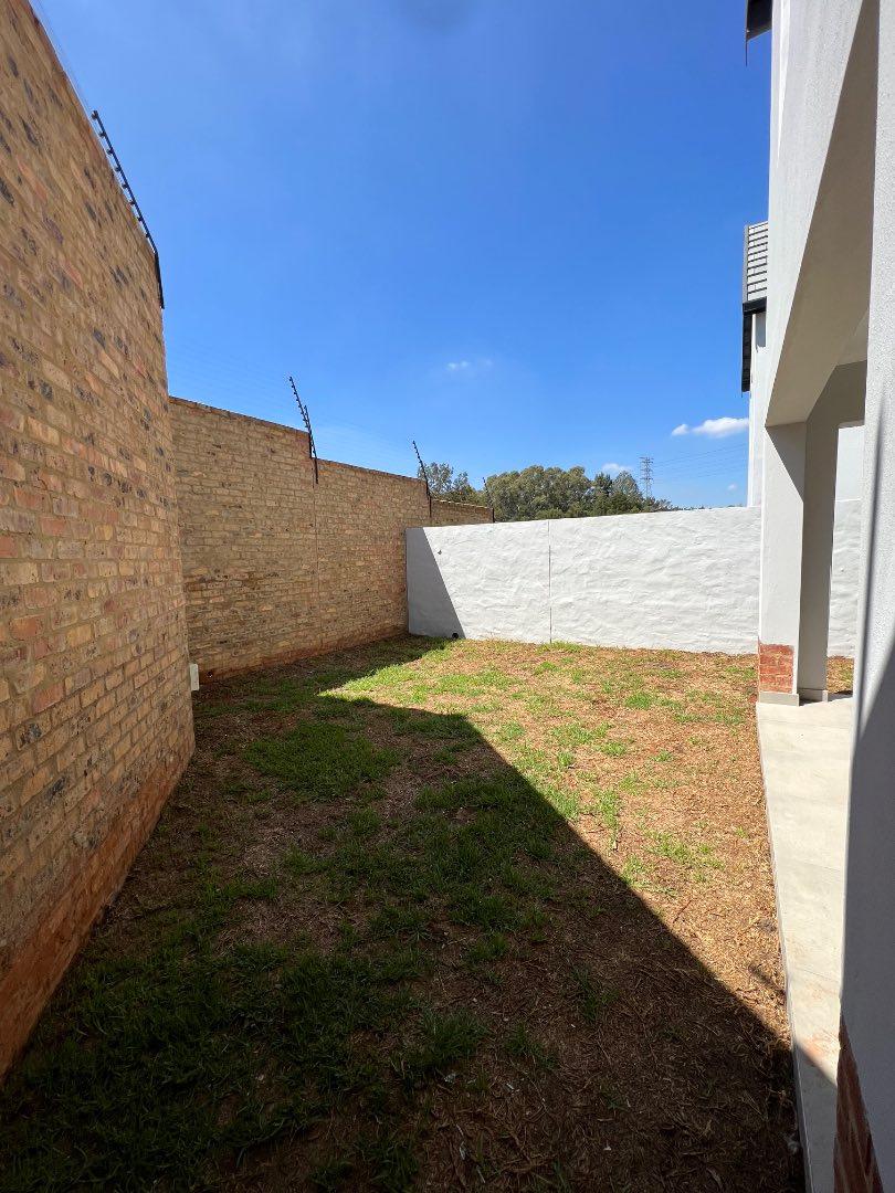 To Let 2 Bedroom Property for Rent in Olympus Gauteng