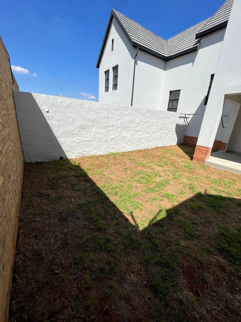 To Let 2 Bedroom Property for Rent in Olympus Gauteng