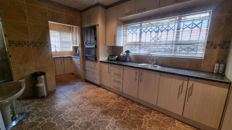 4 Bedroom Property for Sale in Selcourt Gauteng