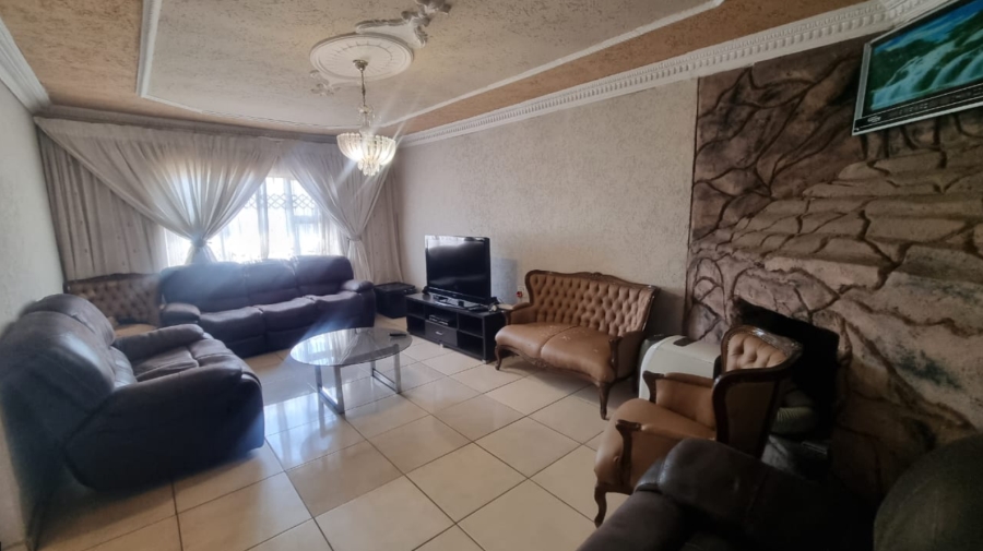 4 Bedroom Property for Sale in Selcourt Gauteng