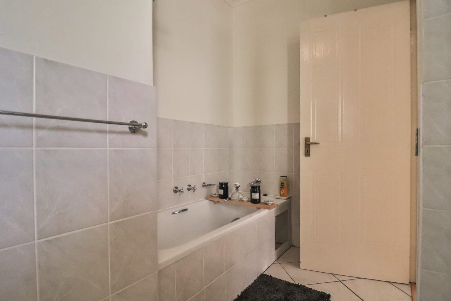 2 Bedroom Property for Sale in Bryanston Gauteng