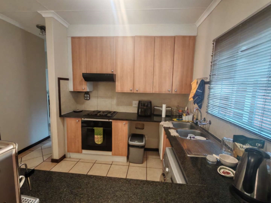 2 Bedroom Property for Sale in Monavoni Gauteng