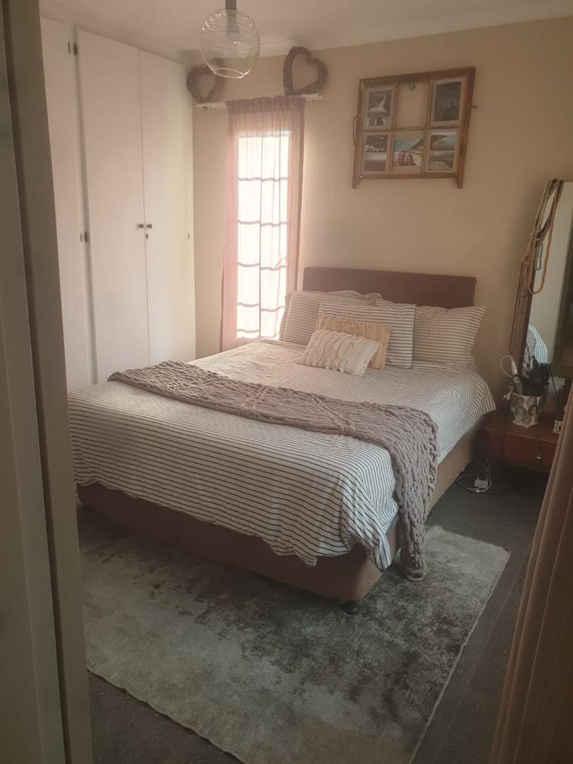 To Let 2 Bedroom Property for Rent in Rooihuiskraal Gauteng
