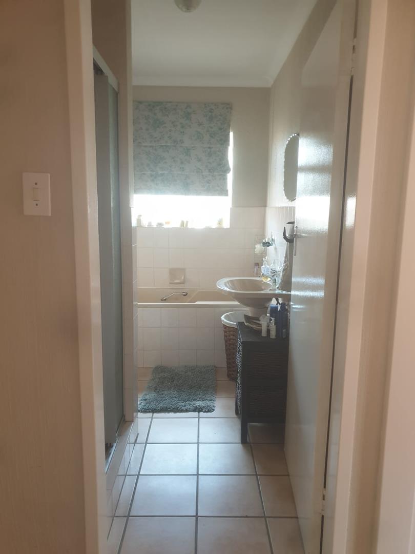 To Let 2 Bedroom Property for Rent in Rooihuiskraal Gauteng