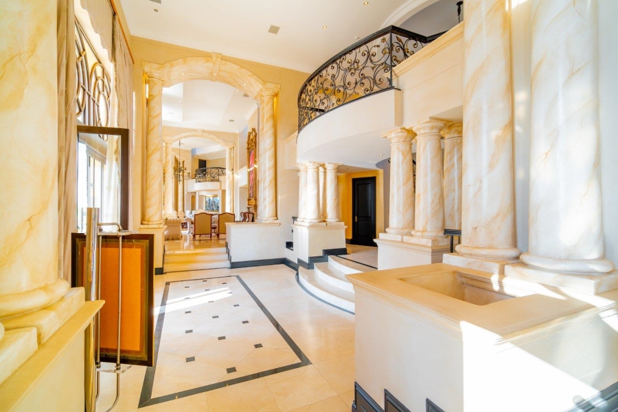 To Let 7 Bedroom Property for Rent in Sandhurst Gauteng