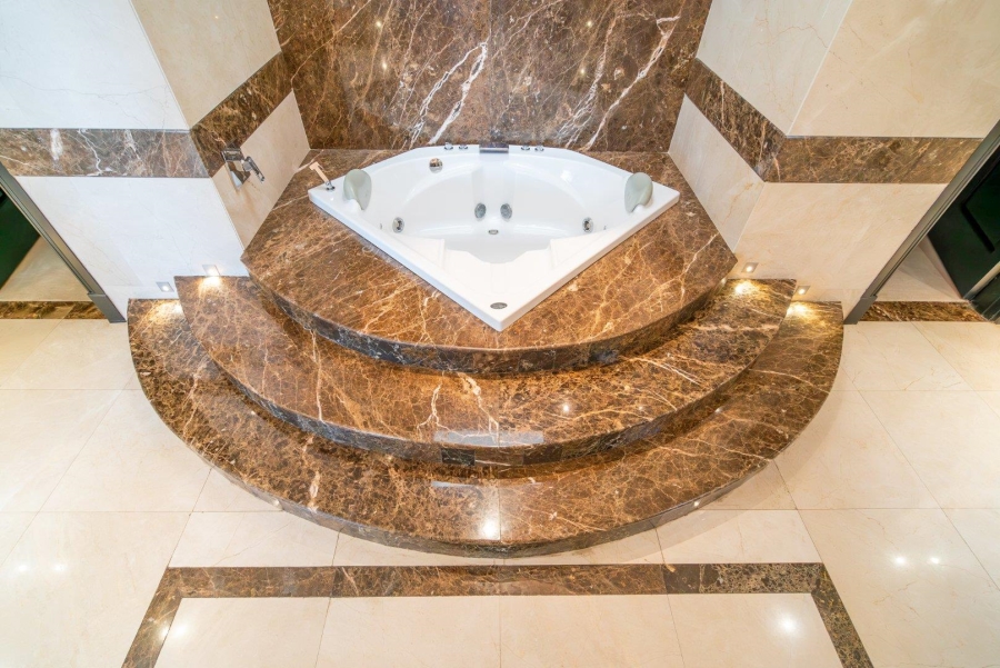 To Let 7 Bedroom Property for Rent in Sandhurst Gauteng