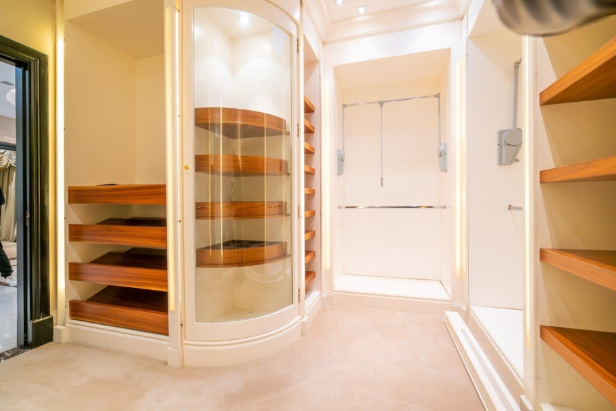 To Let 7 Bedroom Property for Rent in Sandhurst Gauteng