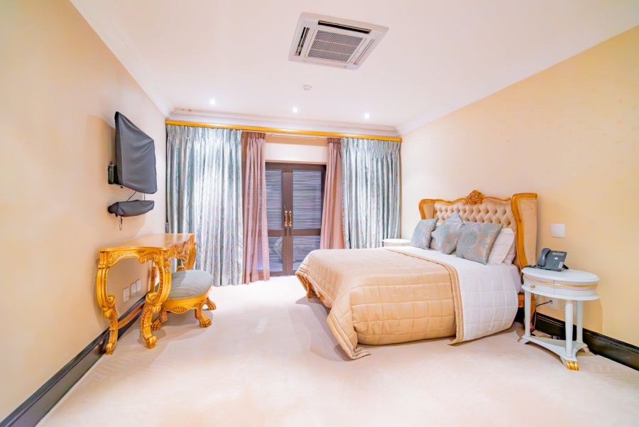 To Let 7 Bedroom Property for Rent in Sandhurst Gauteng