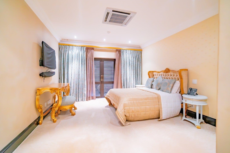 To Let 7 Bedroom Property for Rent in Sandhurst Gauteng