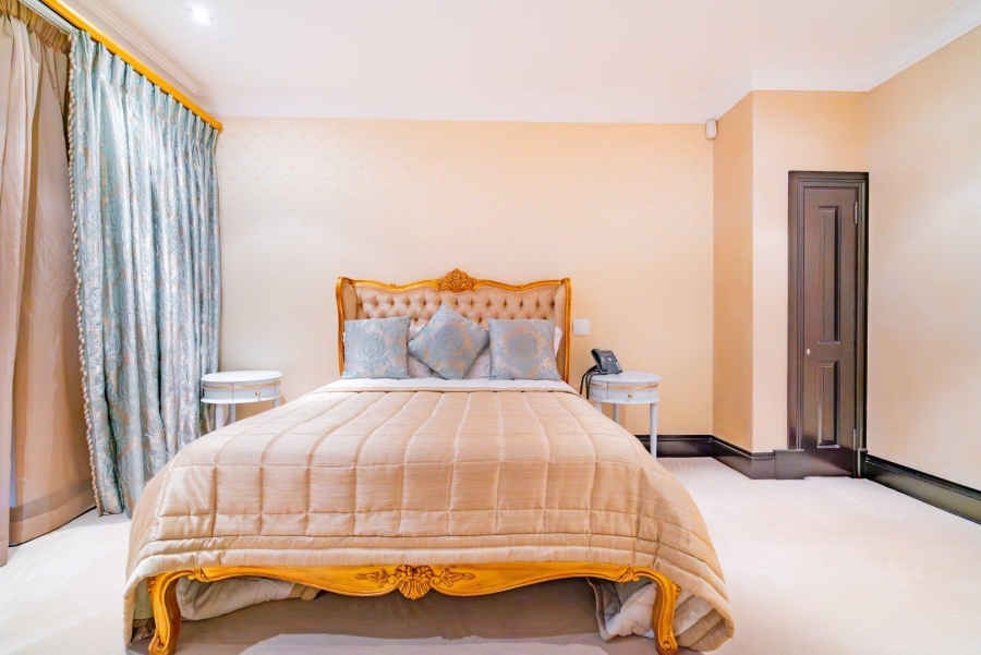 To Let 7 Bedroom Property for Rent in Sandhurst Gauteng