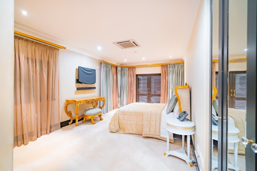 To Let 7 Bedroom Property for Rent in Sandhurst Gauteng