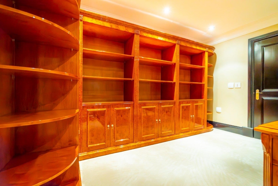 To Let 7 Bedroom Property for Rent in Sandhurst Gauteng