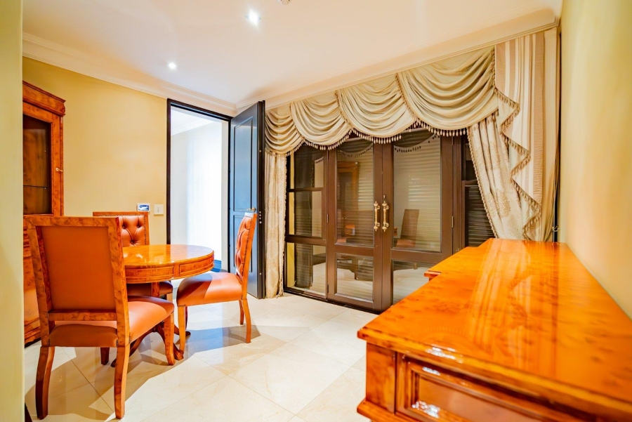 To Let 7 Bedroom Property for Rent in Sandhurst Gauteng