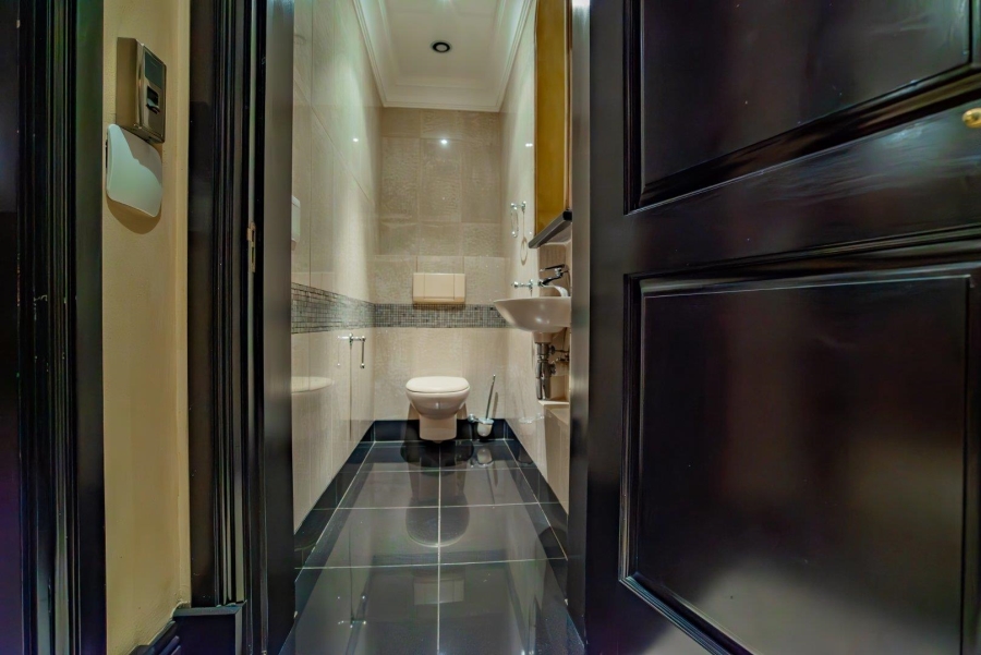 To Let 7 Bedroom Property for Rent in Sandhurst Gauteng