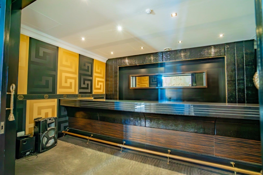 To Let 7 Bedroom Property for Rent in Sandhurst Gauteng