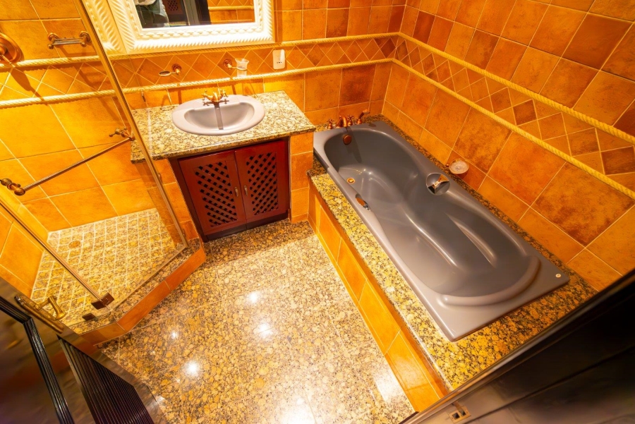 To Let 7 Bedroom Property for Rent in Sandhurst Gauteng