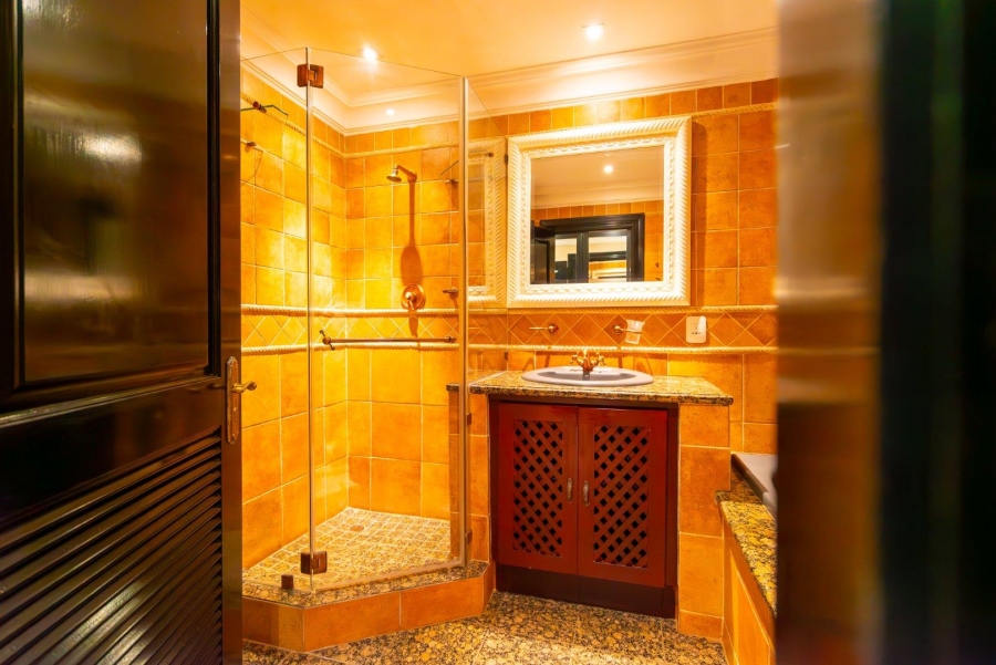 To Let 7 Bedroom Property for Rent in Sandhurst Gauteng