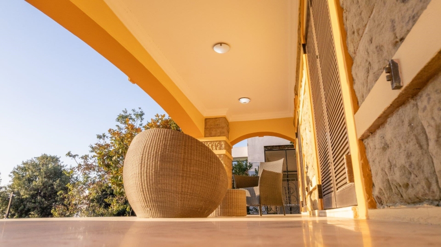 To Let 7 Bedroom Property for Rent in Sandhurst Gauteng