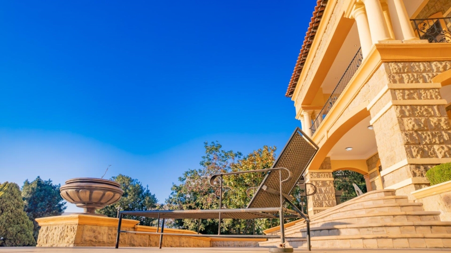 To Let 7 Bedroom Property for Rent in Sandhurst Gauteng