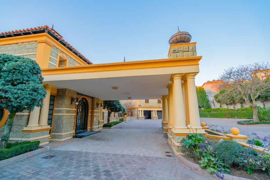 To Let 7 Bedroom Property for Rent in Sandhurst Gauteng