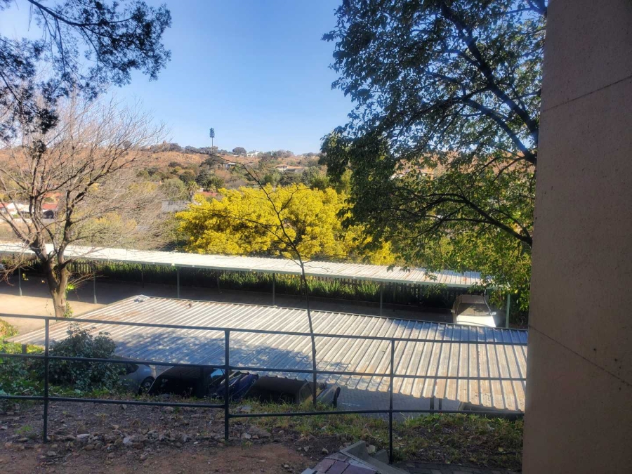 2 Bedroom Property for Sale in Wilro Park Gauteng